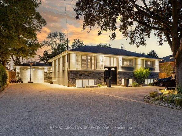547 Pinegrove Rd, Oakville, ON L6K 2C2
