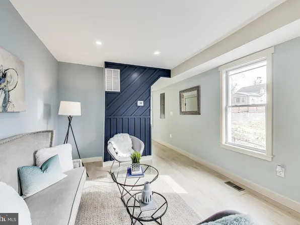 2723 28th St NE, Washington, DC 20018