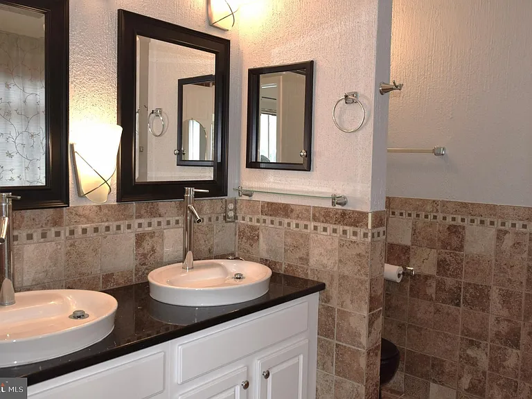 8819 Blue Royale Ln — Photo 25
