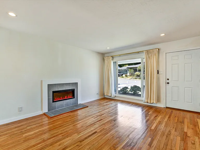 177 Romney Ave — Photo 5