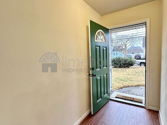 3rd image of 4824 Kennebeck Ave