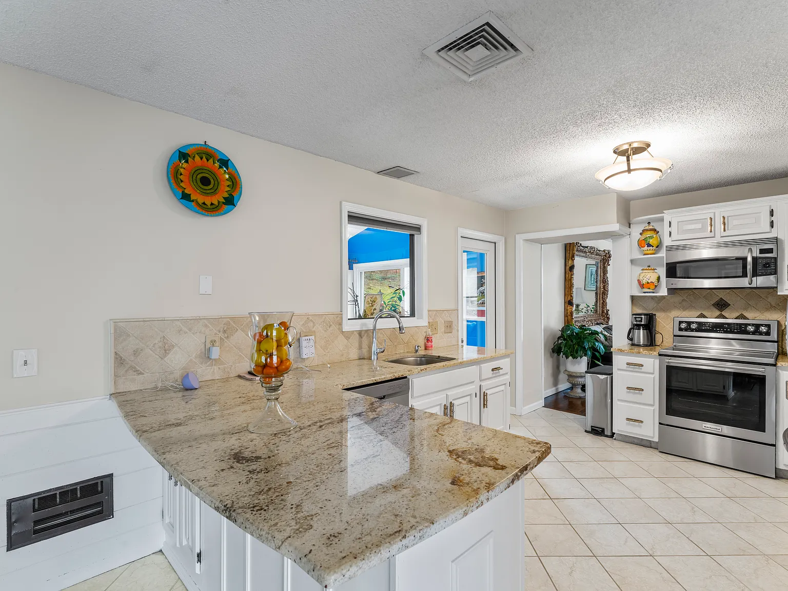 4 bed, 2662 sqft, $4,500 — Photo 3