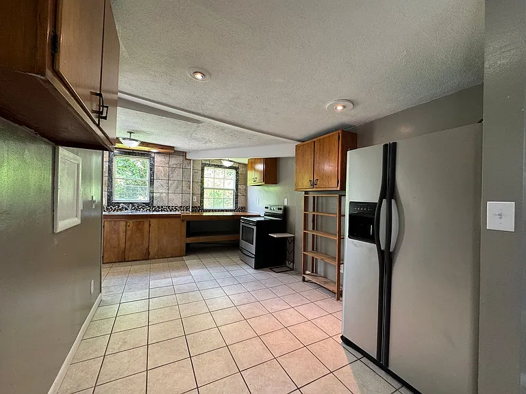 1195 Mineral Ave — Photo 5
