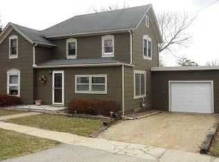 302 N Stanton St, Davis, IL 61019