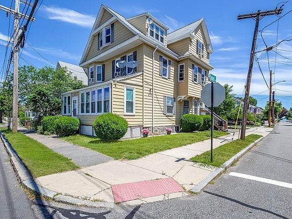 3rd image of 285 E Squantum St