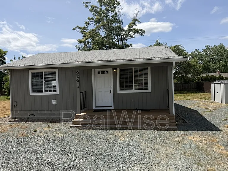 926 1/2 SW Greenwood Ave — Photo 2