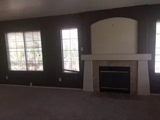 Summerlin Single Story Home on Corner Lot with Pet Friendly Owners/Fenced Yard/Tile — Photo 3