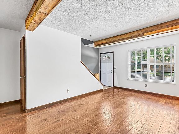 3rd image of 11820 Charlemagne Dr #A