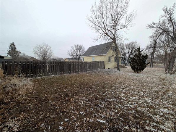 103 N Central Ave, Fairview, MT 59221