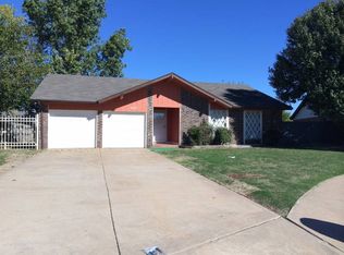 609 SW 23rd St, Moore, OK 73160