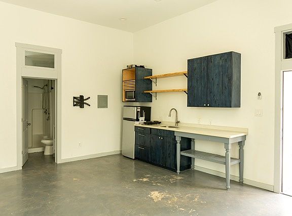 2nd image of 802 University Ave #10640504