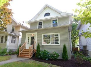 927 Wesley Ave, Evanston, IL 60202