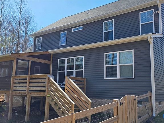 3rd image of 6201 Old Roxbury Rd