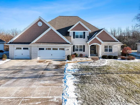 2075 Swanstone Cir, De Pere, WI 54115
