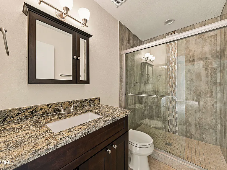 212 E Eugie Ave — Photo 14