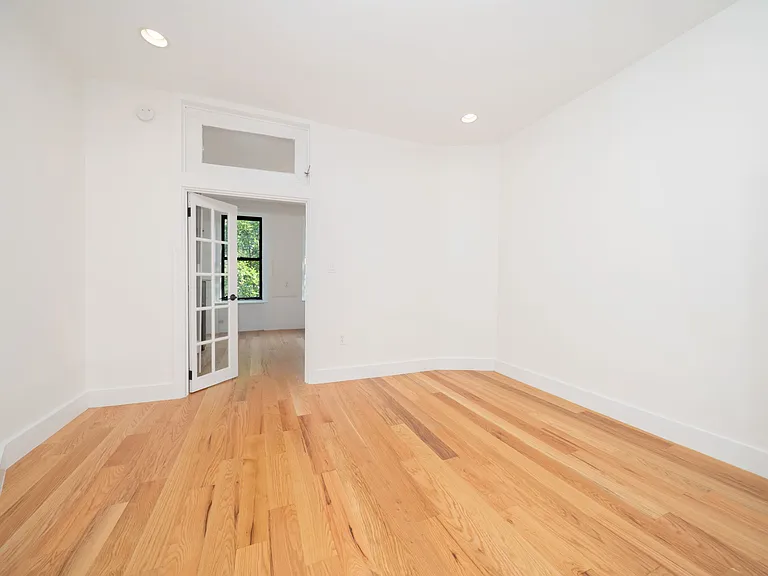 340 W 17th St #2B — Photo 1