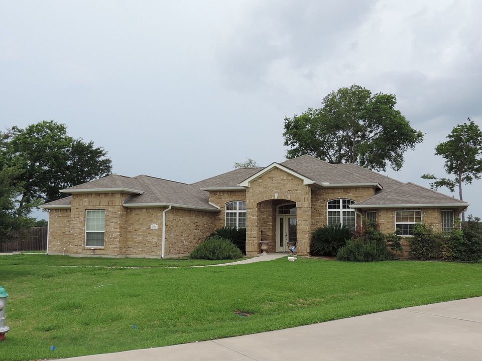 1st image of 3617 Valley Park Dr