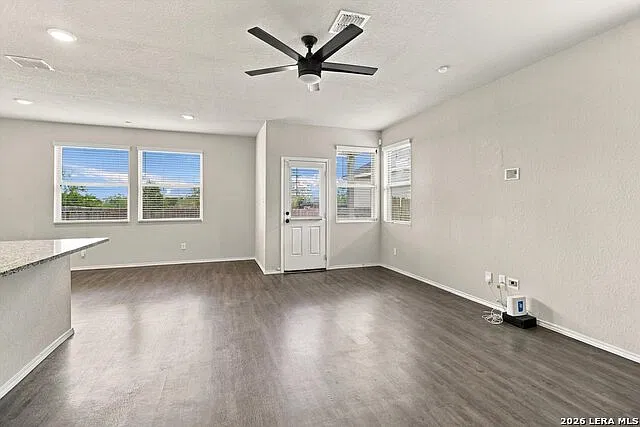 3 bed, 2.5 bath, 1907 sqft, $1,750 — Photo 4