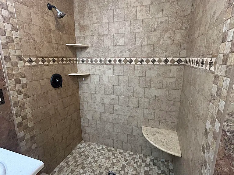 111 Sunnyfield Dr — Photo 23