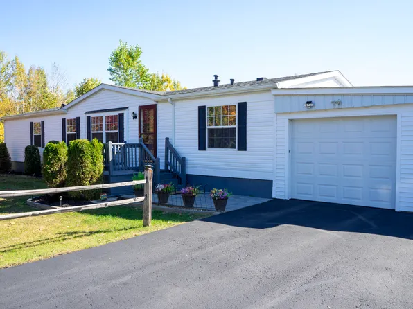 7 Arrowhead Dr, Morrisonville, NY 12962