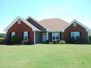 1440 Rose Pointe Dr, Loganville, GA 30052