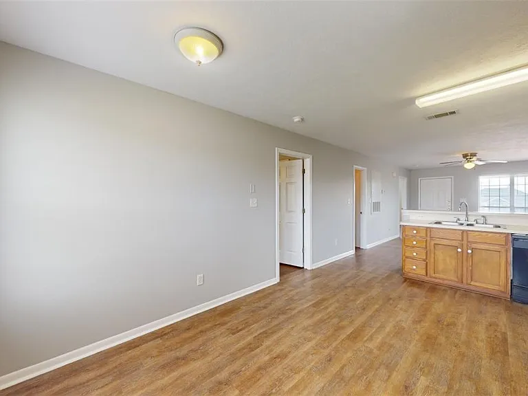 1507 Hollowhill Dr #B — Photo 9