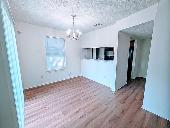 5th image of 700 Versailles Dr