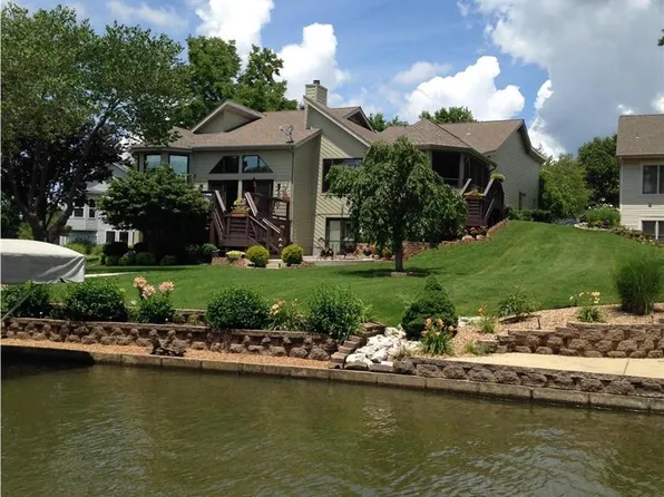 12 Lake Shore Cir, Lake Saint Louis, MO 63367