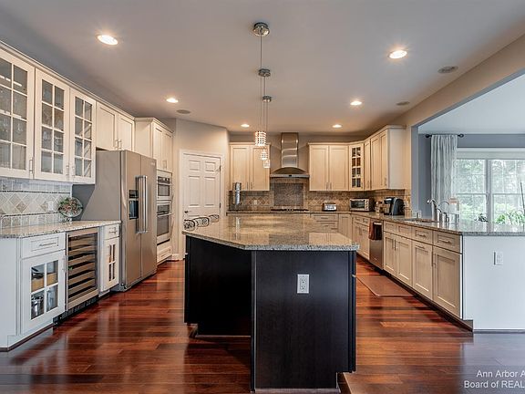 5th image of 7258 Brentwood Ct