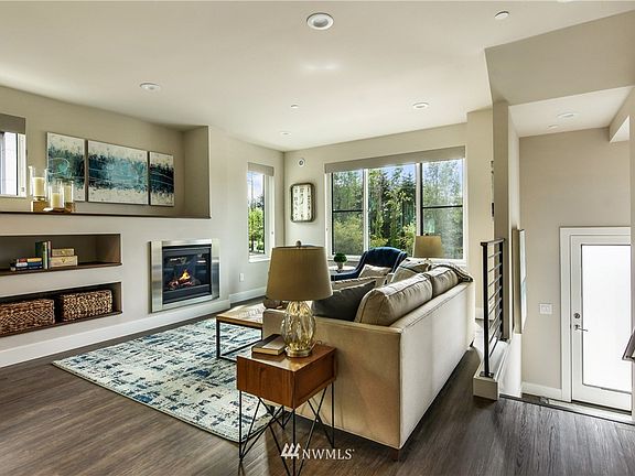 5th image of 510 SE Coho Walk