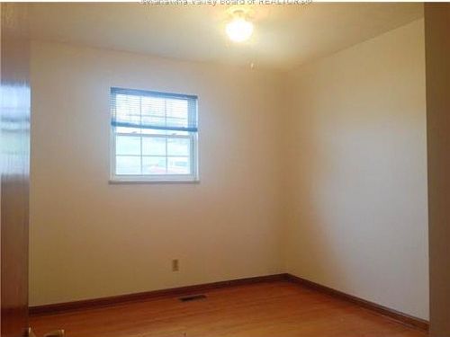 5th image of 4812 Hickory St