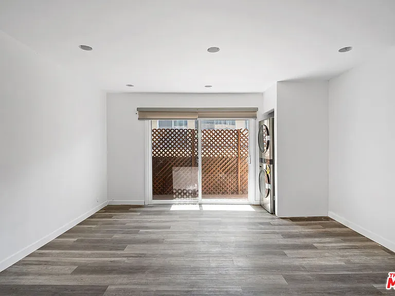 733 N Hayworth Ave #4 — Photo 21