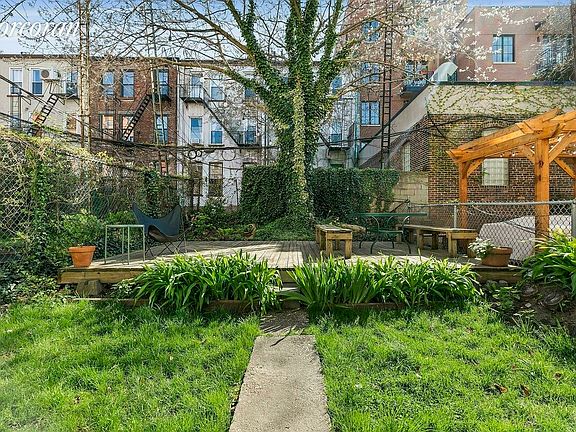 5th image of 178 8th St #1