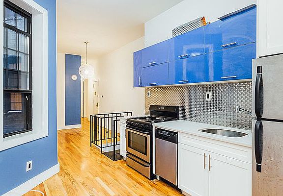 2nd image of 1154 Gates Ave #1M