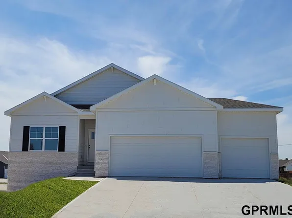 9118 S 65th St, Papillion, NE 68157