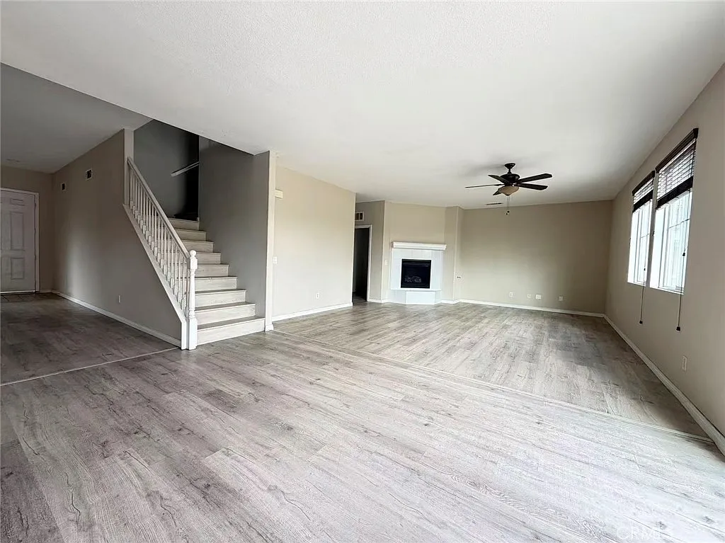 4 bed, 2.5 bath, 2788 sqft, $3,399 — Photo 4