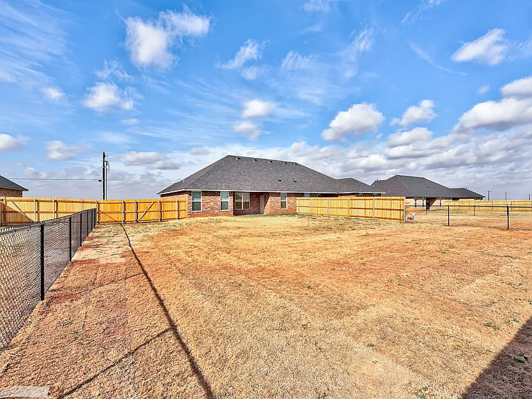 25173 N County Rd #2980B — Photo 37