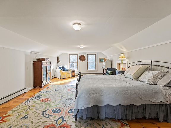 4th image of 42 Dexter Ln