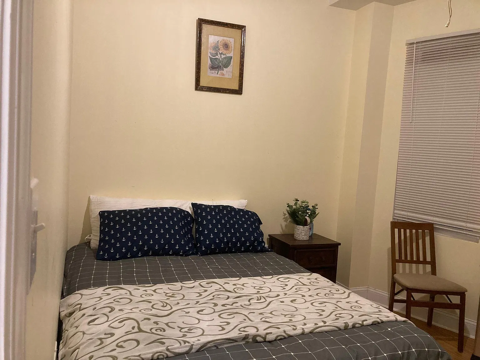 2 bed, 700 sqft, $1,300 — Photo 2