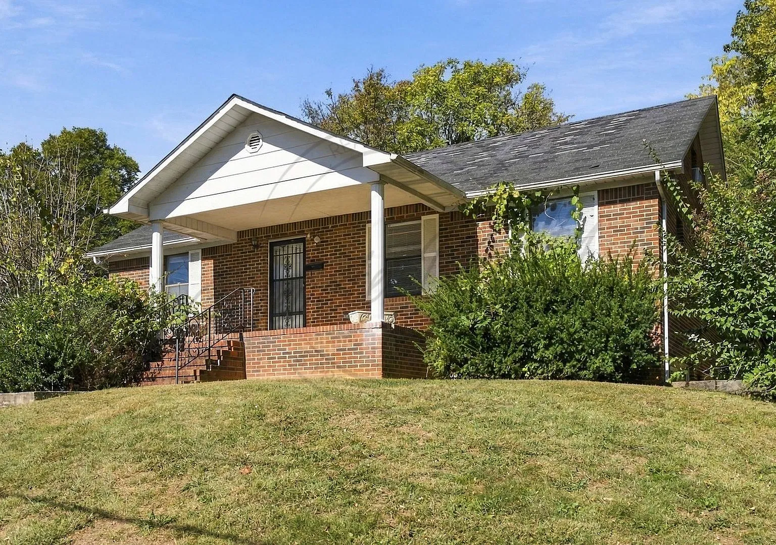 Spacious 4-Bedroom, 3-Bath Home in Cookeville Finished Attic, Basement & Bonus Workshop! — Photo 2