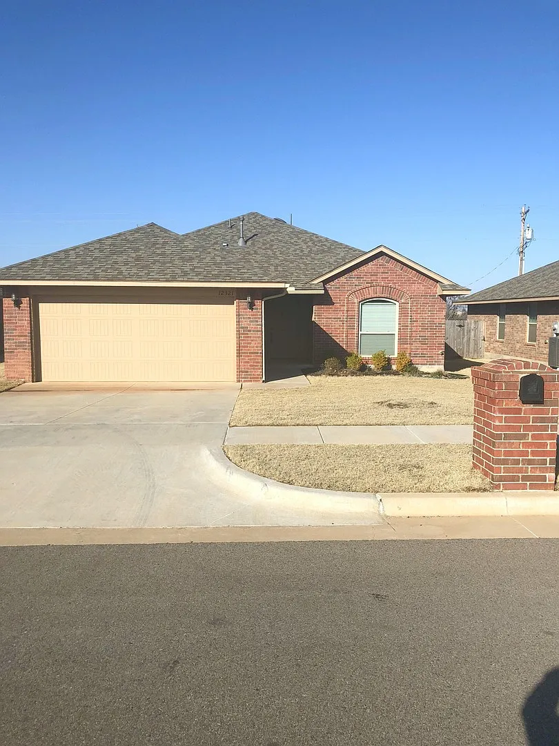 Building Photo - 12321 Edison Dr