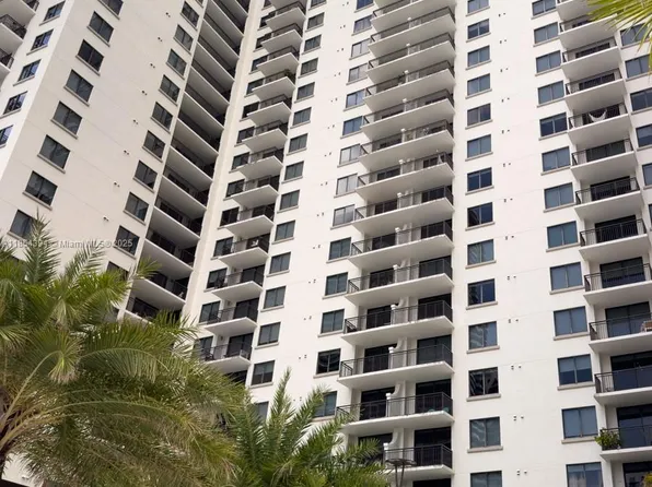 999 SW 1st Ave APT 1611, Miami, FL 33130