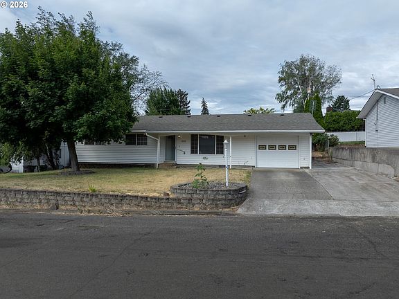 2nd image of 1018 Murray Dr W