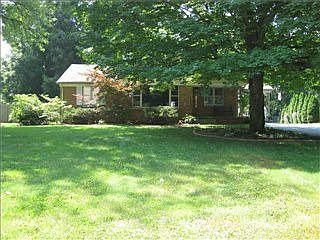 1st image of 1121 Southwood Dr