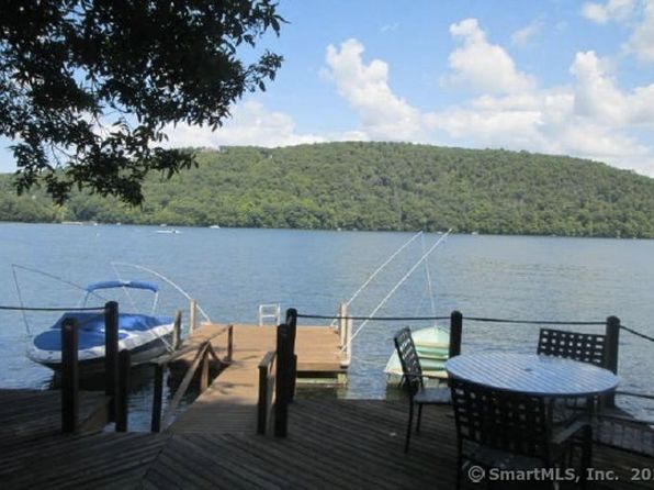 8 Ledgewood Dr