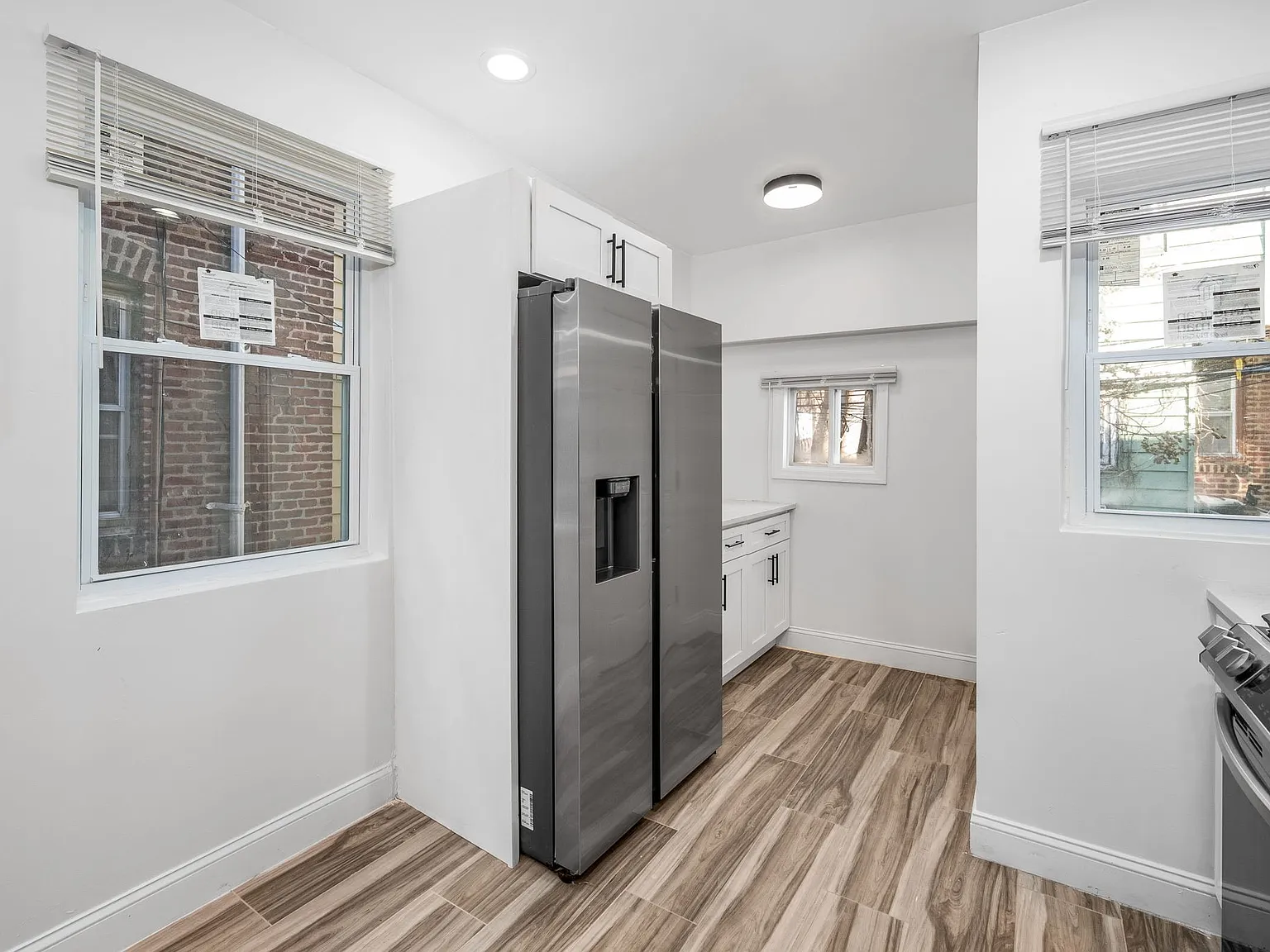 3 bed, 990 sqft, $1,850 — Photo 4