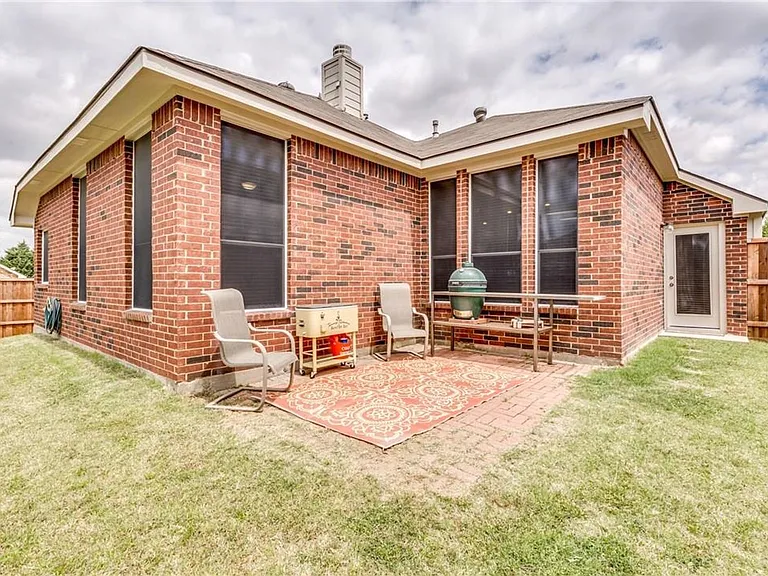 5913 Dustin Trl — Photo 14