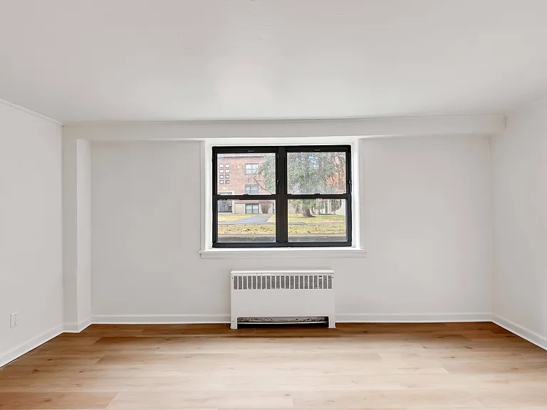 Tivoli Park Apartments — Photo 21