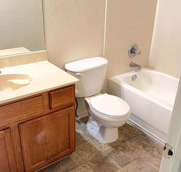 3310 Barcelona Dr — Photo 11