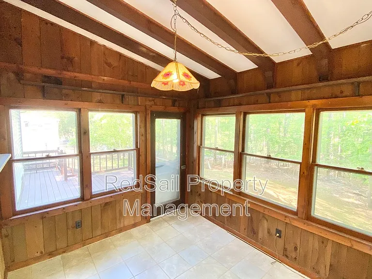 145 Linda Dr — Photo 9